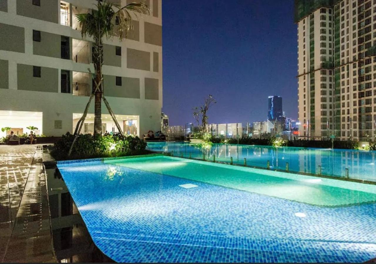 Rivergate With View Apartment